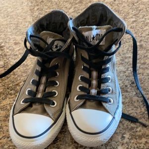 Converse all star size 6-excellent condition clean